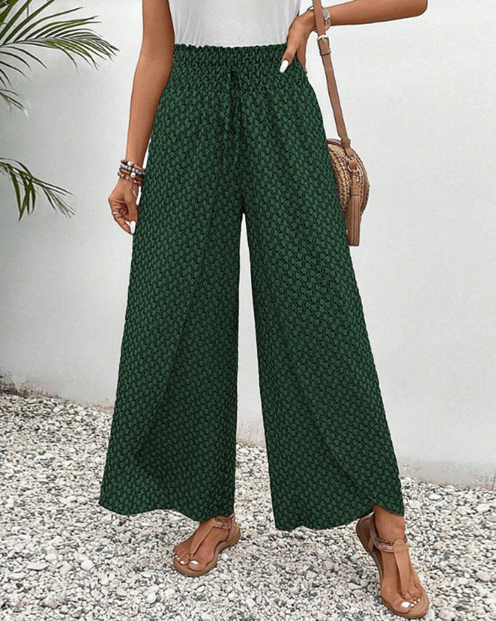 Rote Damen Hose mit weitem Bein & hohem Bund, bequem & schick für elegante Alltags-Looks.