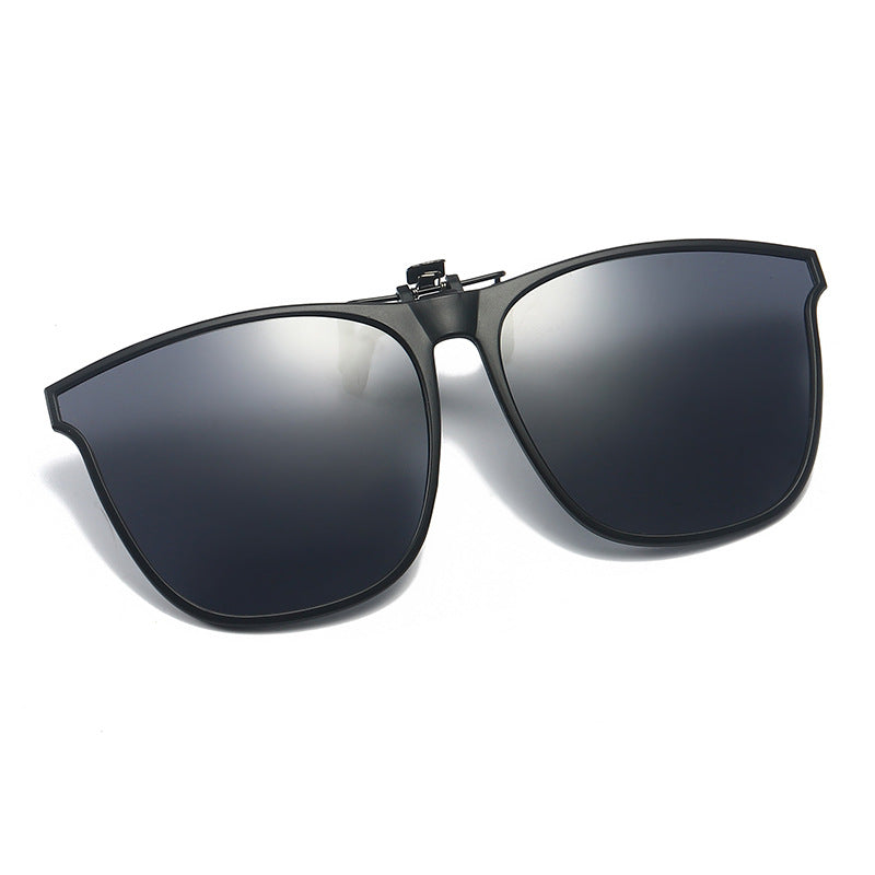 Clip-on Sonnenbrille mit Blendschutz, optimiert für Autofahren & Sport bei Tageslicht.