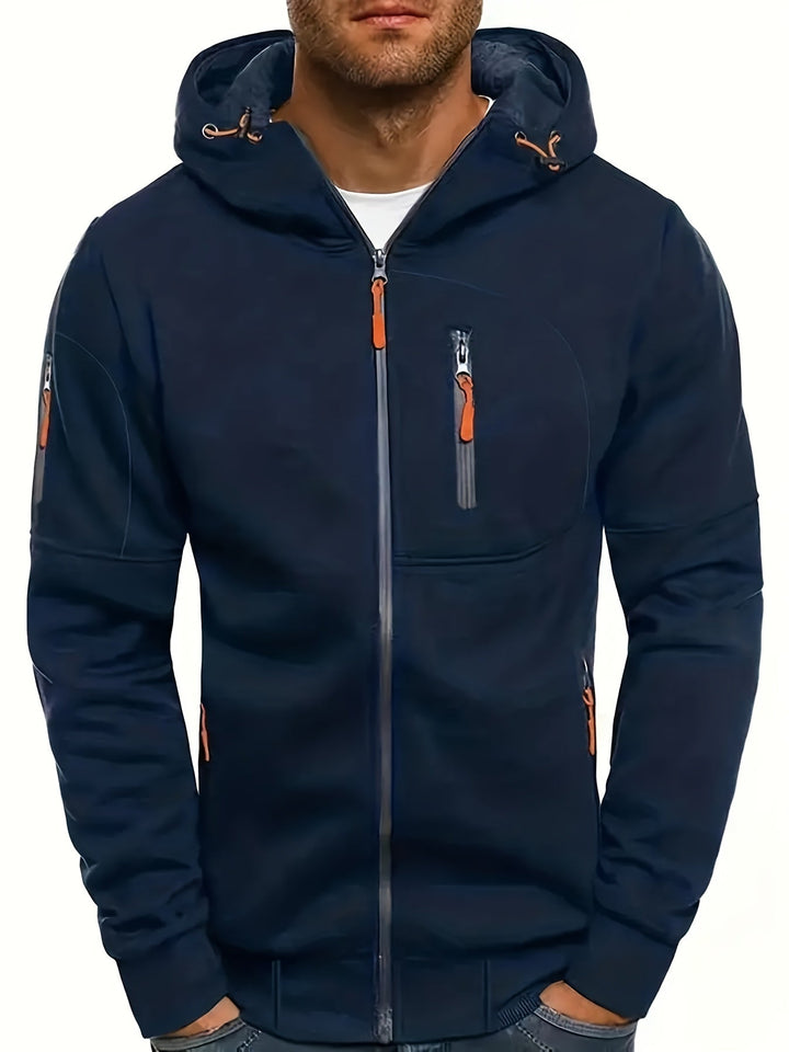 Mann trägt lässige Herren Kapuzenjacke. Sportlicher Hoodie, ideal für Übergangszeiten und den Alltag im Herbst.