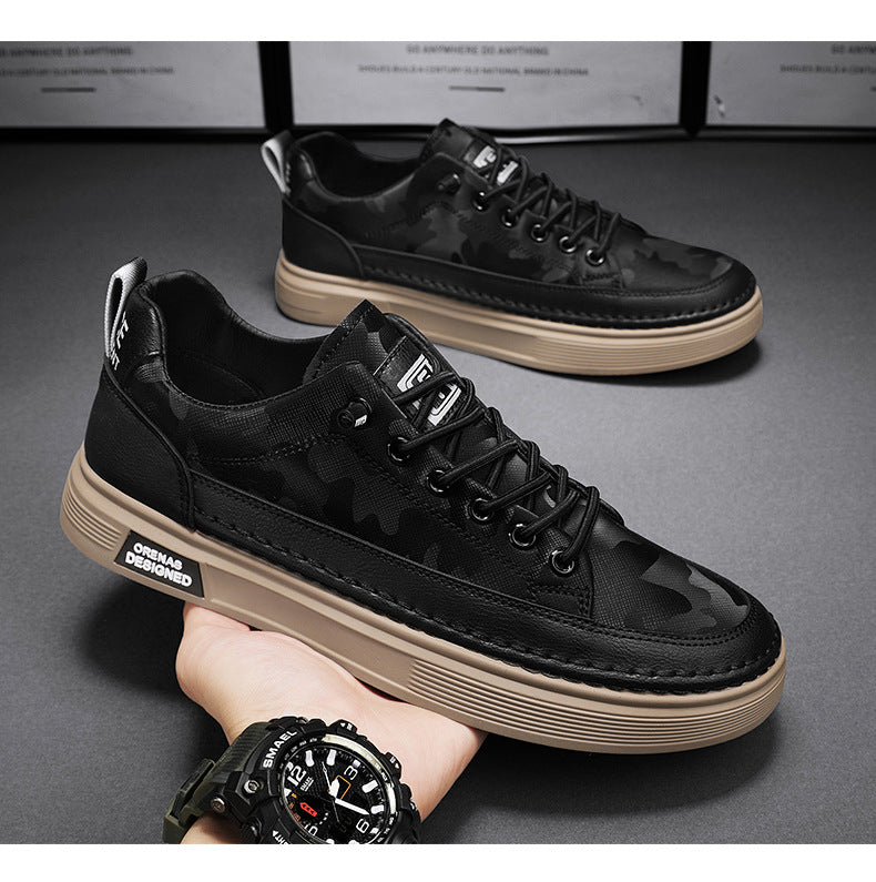 Sportliche weiße Herren Slip-On Sneaker. Komfortable Alltagsschuhe für aktive Männer & Freizeit.