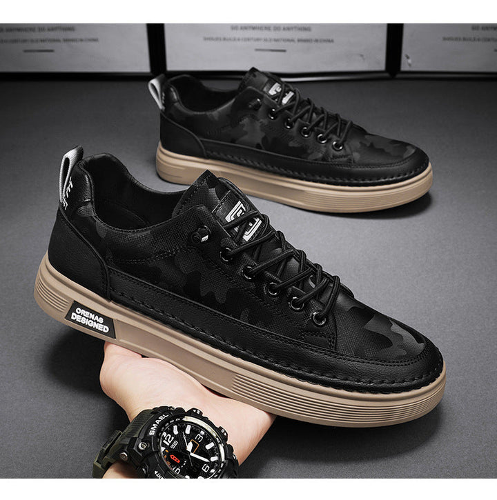 Sportliche weiße Herren Slip-On Sneaker. Komfortable Alltagsschuhe für aktive Männer & Freizeit.