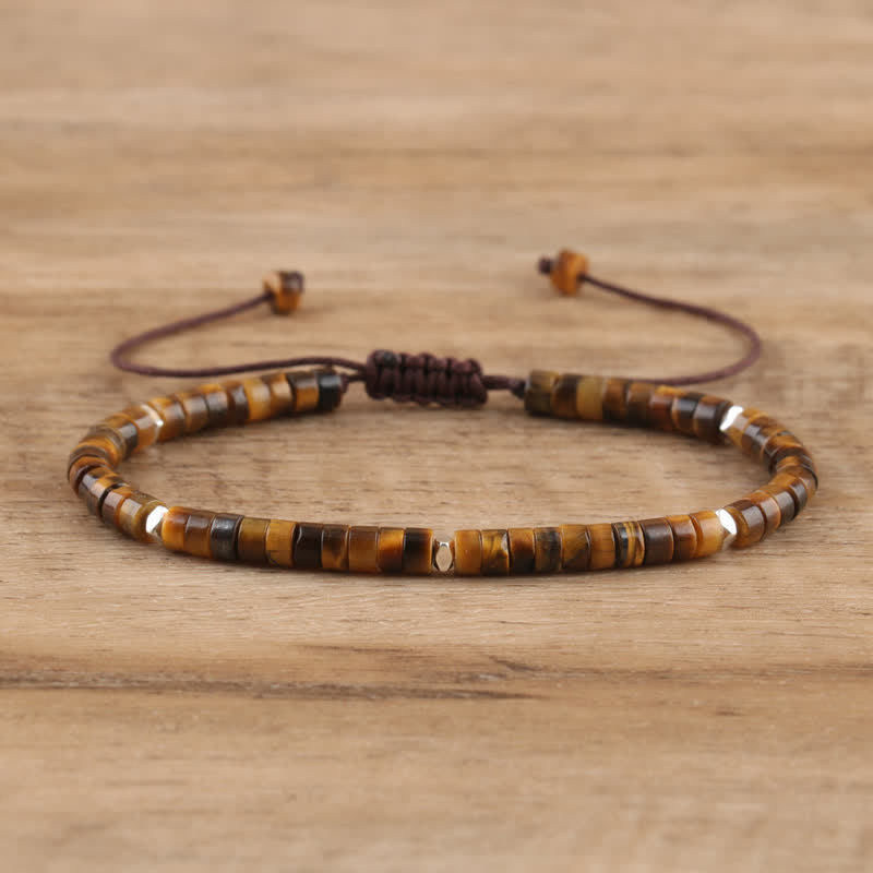 Modisches Damenarmband Seraphina mit Edelsteinen, geflochtene Optik, ideales Geschenk.