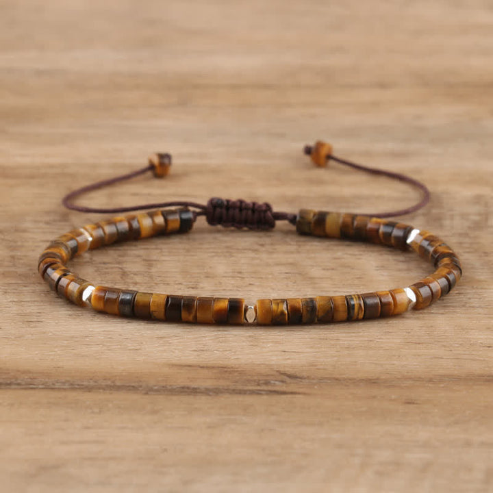 Modisches Damenarmband Seraphina mit Edelsteinen, geflochtene Optik, ideales Geschenk.