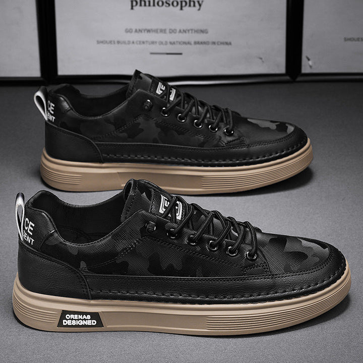 Eleganter schwarzer Herren Slip-On Sneaker. Komfortable & moderne Freizeitschuhe für Männer.