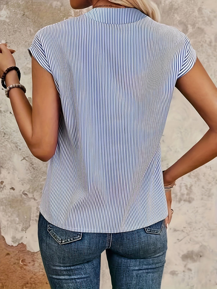 Elegante Damen Sommerbluse, gestreift, für Büro & Freizeit. Atmungsaktiv & stilvoll.