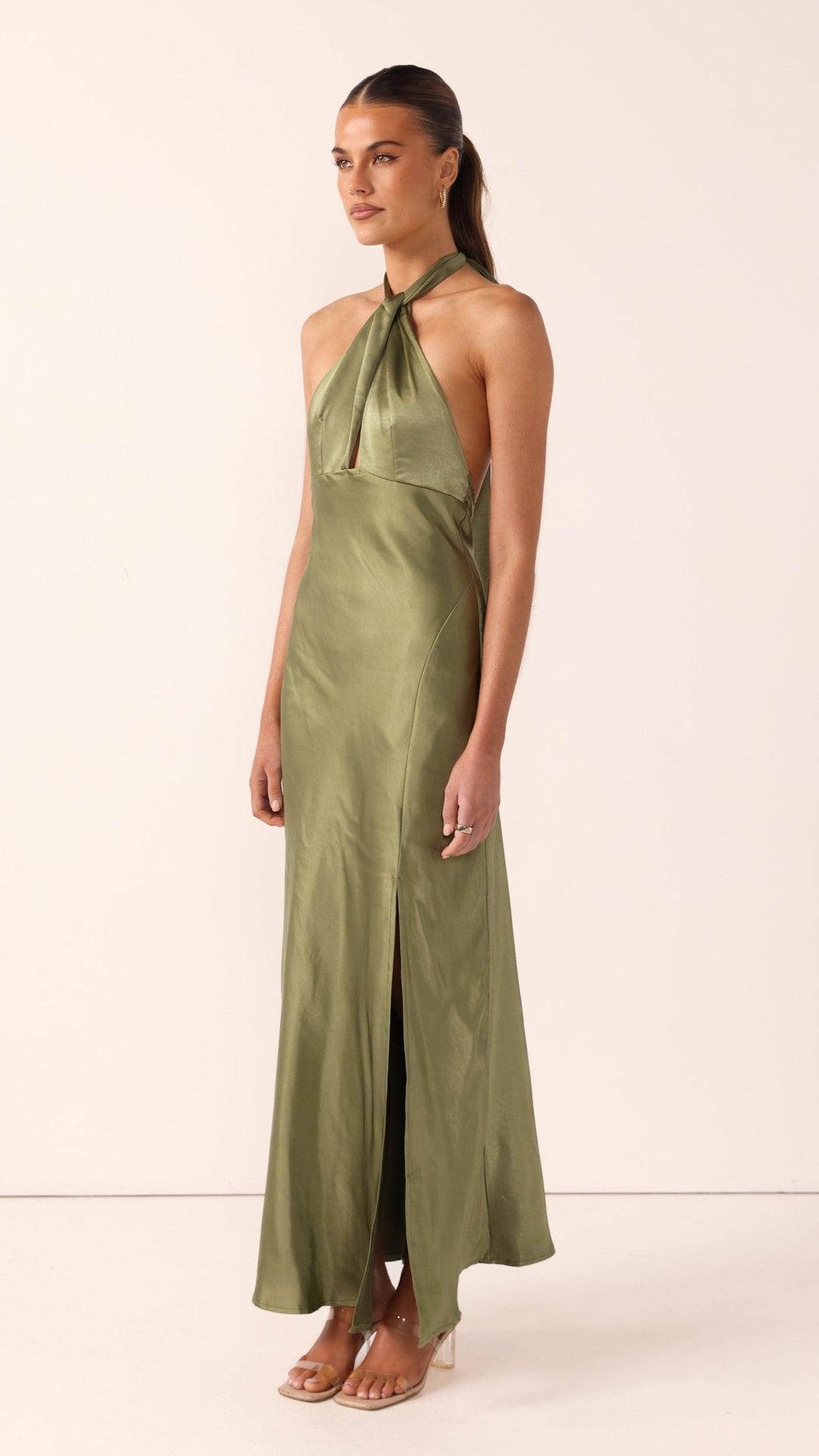 Leichtes grünes Sommer-Maxikleid für Damen, elegantes Neckholder Partykleid in A-Linie.