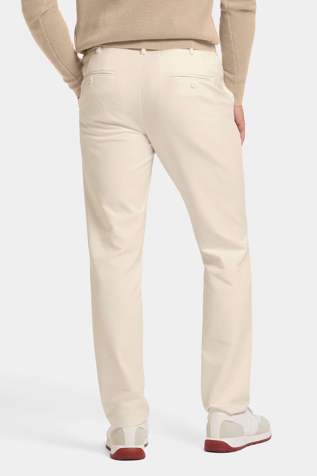 Vielseitige Herrenhose mit matter Optik, perfekter Sitz dank 4-Wege-Stretch für jede Figur.