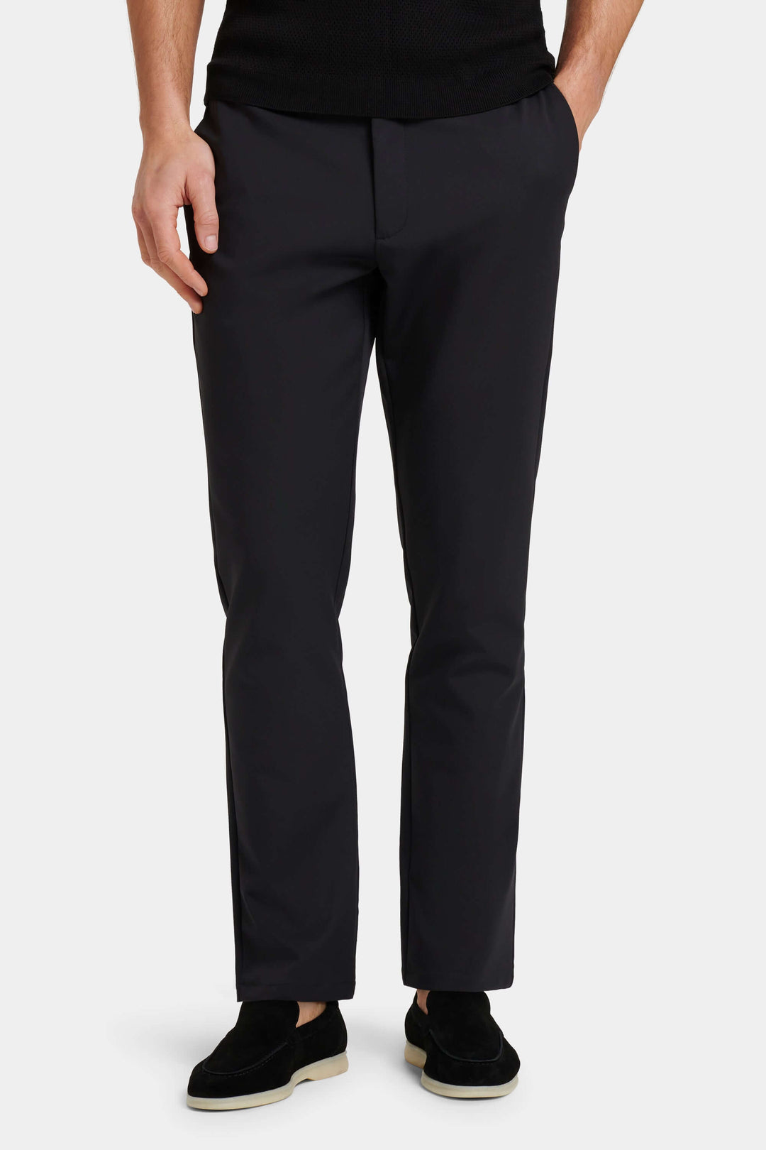 Bequeme Stretch-Herrenhose: Elegante Tech-Pantalons für Business, Freizeit & Reisen.