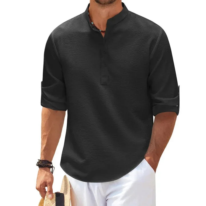 Elegantes Herren Langarmshirt in modernem Design. Vielseitig für Sommer & Herbst. Zeitloser Stehkragen, knöpfbar, komfortabel.