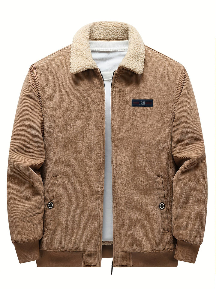 Schwarze, warme Herren Winterjacke für Herbst & Winter, mit Reißverschluss und Stehkragen.