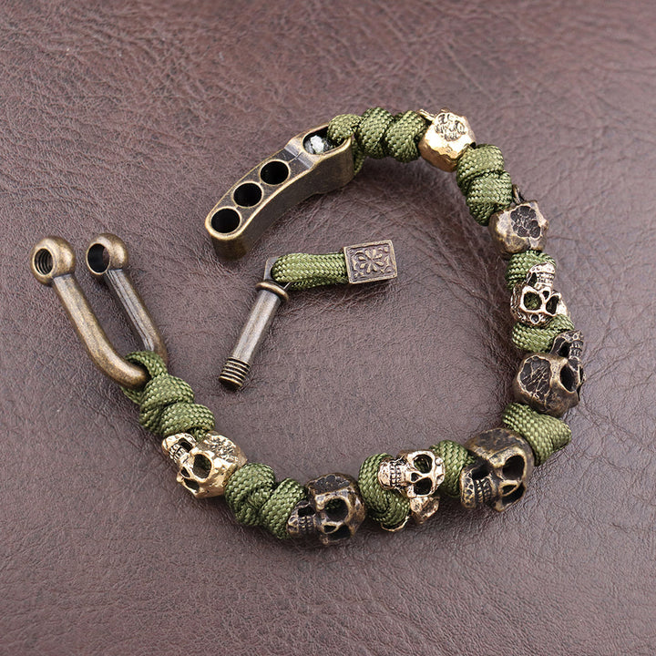 Robustes Herren-Skull-Armband in Schwarz, verstellbar, ideal für Gothic-Look & Statement-Schmuck für Männer.