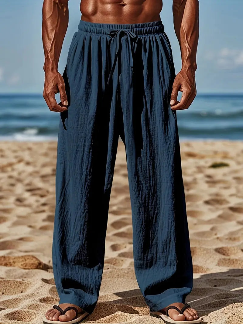 Hellblaue Herren Sommerhose, loose fit. Entspannt, leicht & atmungsaktiv – ideal für heiße Tage.