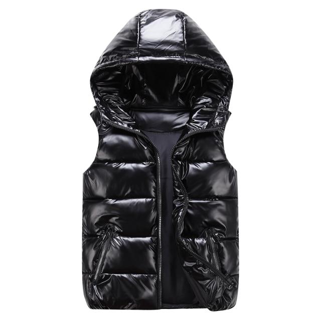 Leichte Unisex Steppweste mit Kapuze, modisch und vielseitig, ideal als Übergangsjacke oder für den Lagenlook.