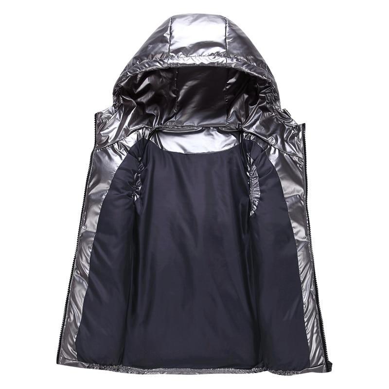 Robuste, leichte Unisex Steppweste mit Kapuze, ideal als packbarer Reisebegleiter für Outdoor-Erlebnisse.