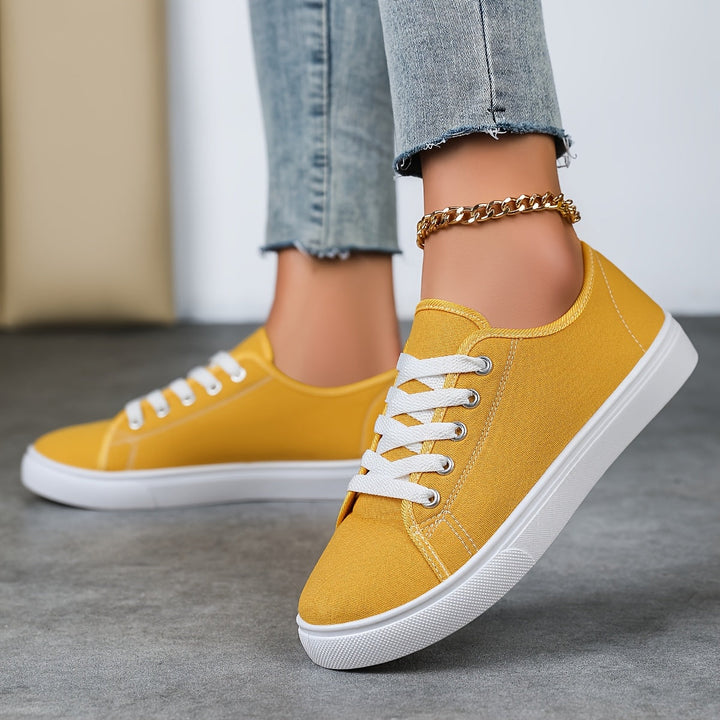 Damen Freizeit-Sneaker: Stilvolle Low-Top Alltagsschuhe für Komfort und moderne Damenmode.