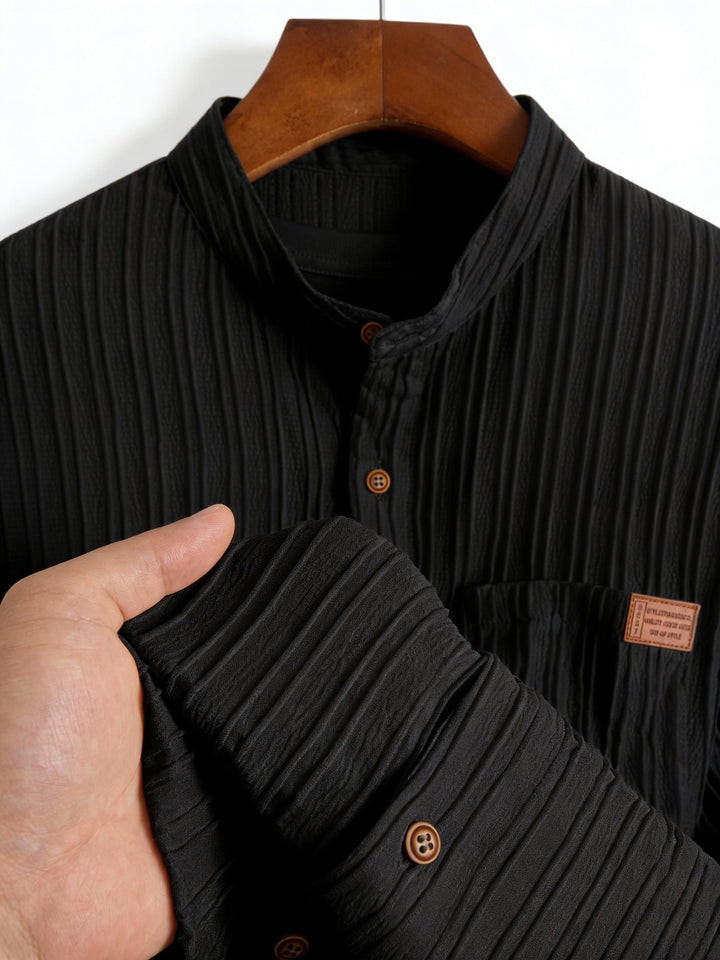 Elegantes Herren Sommerhemd mit Kurzarm, Stehkragen, modernes Strukturdesign, bequem.