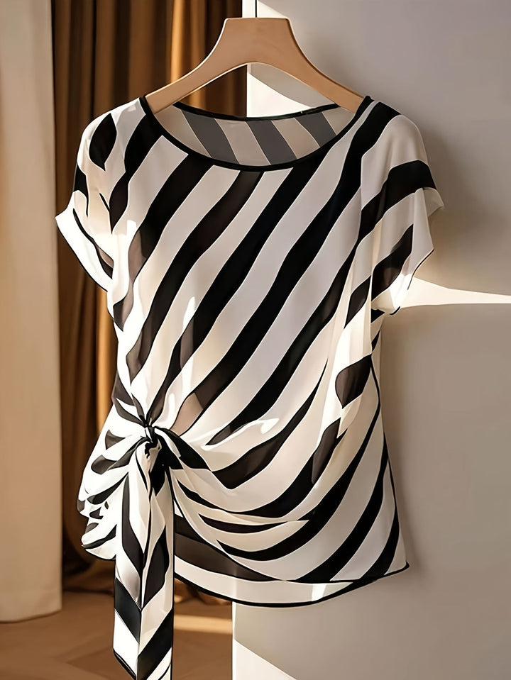 Lockere Damen Boho Bluse mit Knoten, atmungsaktiver Stoff, bequem für den Sommeralltag und Freizeit.