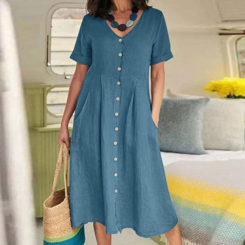 Stylisches Sommerkleid für Damen. V-Ausschnitt, Knopfleiste und locker geschnitten für maximalen Komfort.