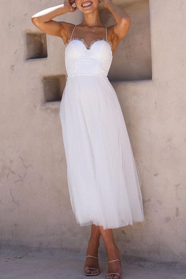 Fließendes Damen Maxikleid, ärmellos, mit Trägern, ein modisches Sommerkleid.