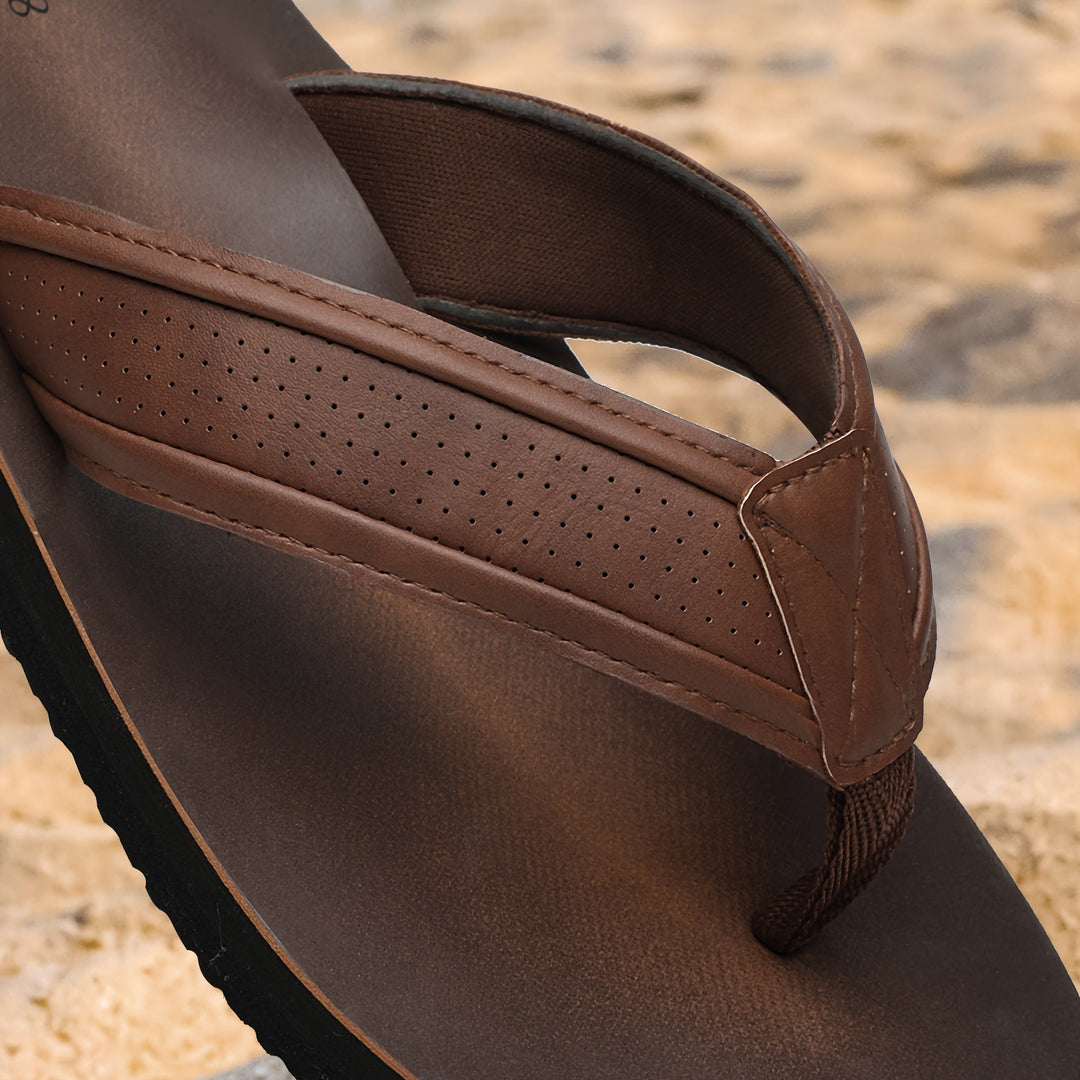 Leichte Herren Zehentrenner Sandalen für angenehmes Gehen am Strand oder Pool im Sommerurlaub.