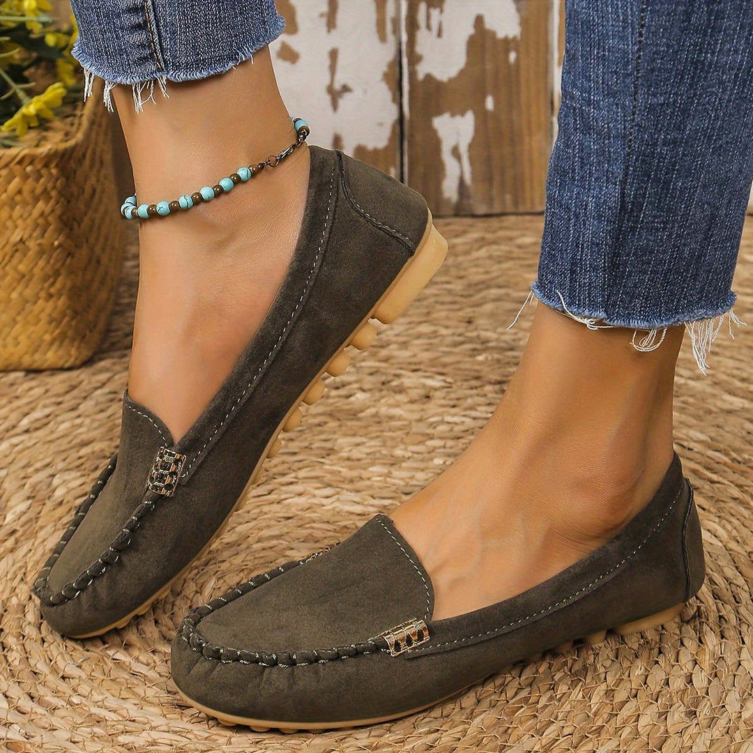 Komfortable braune Damen Mokassins: Weiche Bequemschuhe mit flexibler rutschfester Sohle für Alltag & Freizeit.
