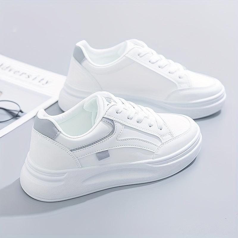 Chice Damen Sneaker. Trendige Alltagsschuhe, die Komfort und Stil vereinen. Leichte Bequemschuhe für Damen.