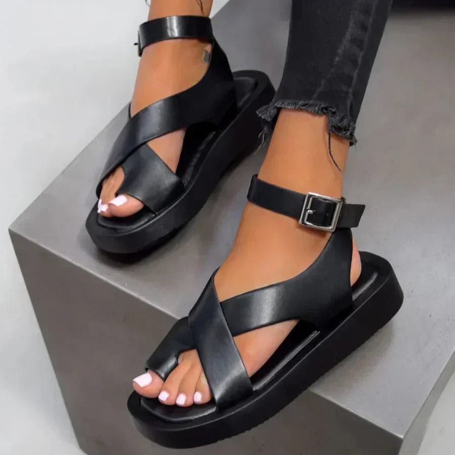 Bequeme Gladiatorensandalen: Damen-Sommerschuhe mit verstellbaren Riemen & orthopädischem Fußbett.