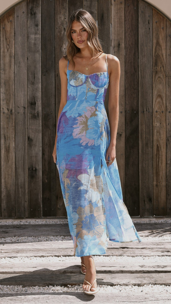 Blaues Damen Maxikleid, Blumenmuster, quadratischer Ausschnitt, elegant, für festliche Anlässe.