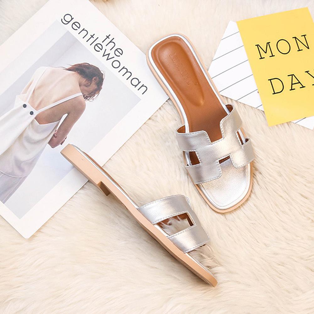 Bequeme TrendySoft Slipper: Leichte Damen Sommerschuhe, modisch und elegant für entspannte Sommertage.