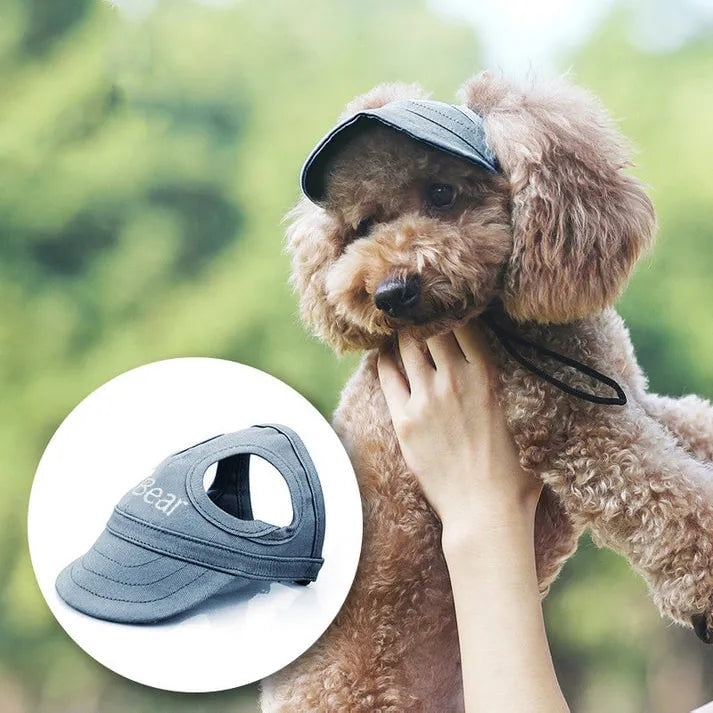 Hunde-Sonnenmütze in Hellblau, bietet UV-Schutz & Komfort für den Kopf Ihres Hundes bei Outdoor-Aktivitäten.