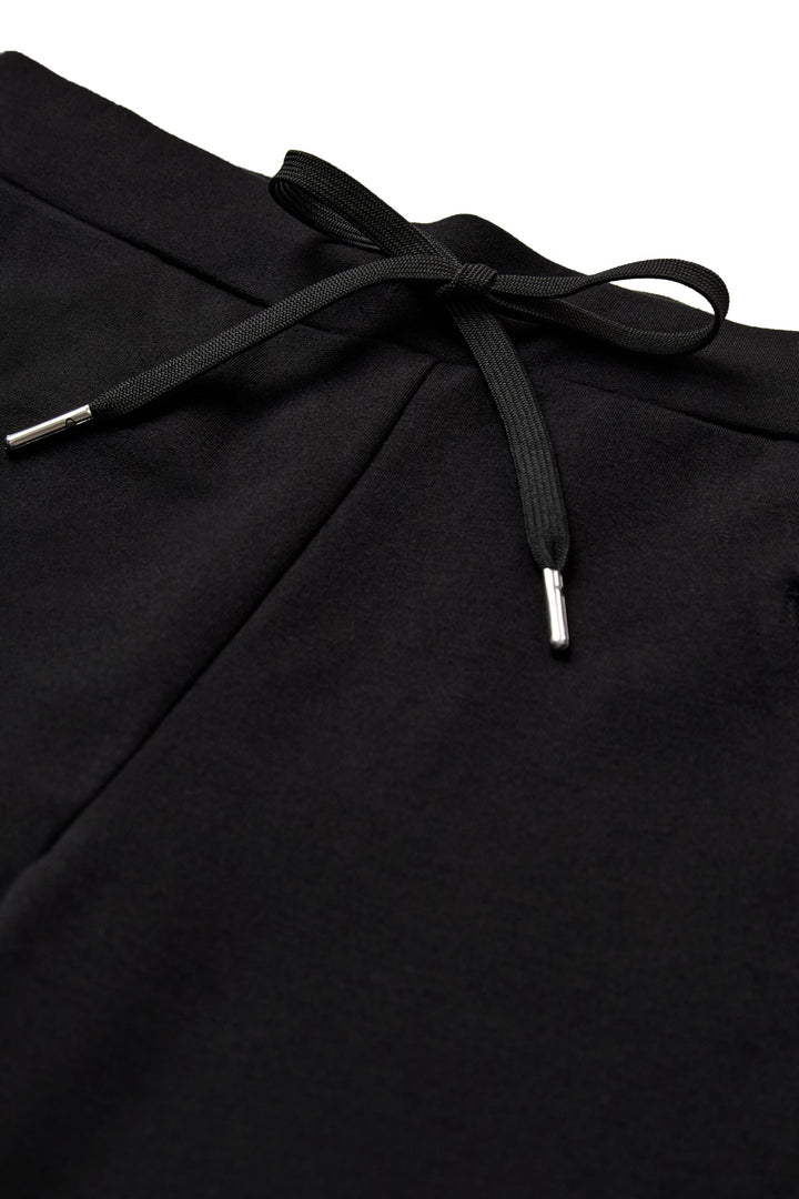 Unifarbene Damen Freizeithose, ideal für entspannte Stunden. Elastikbund sorgt für hohen Tragekomfort.