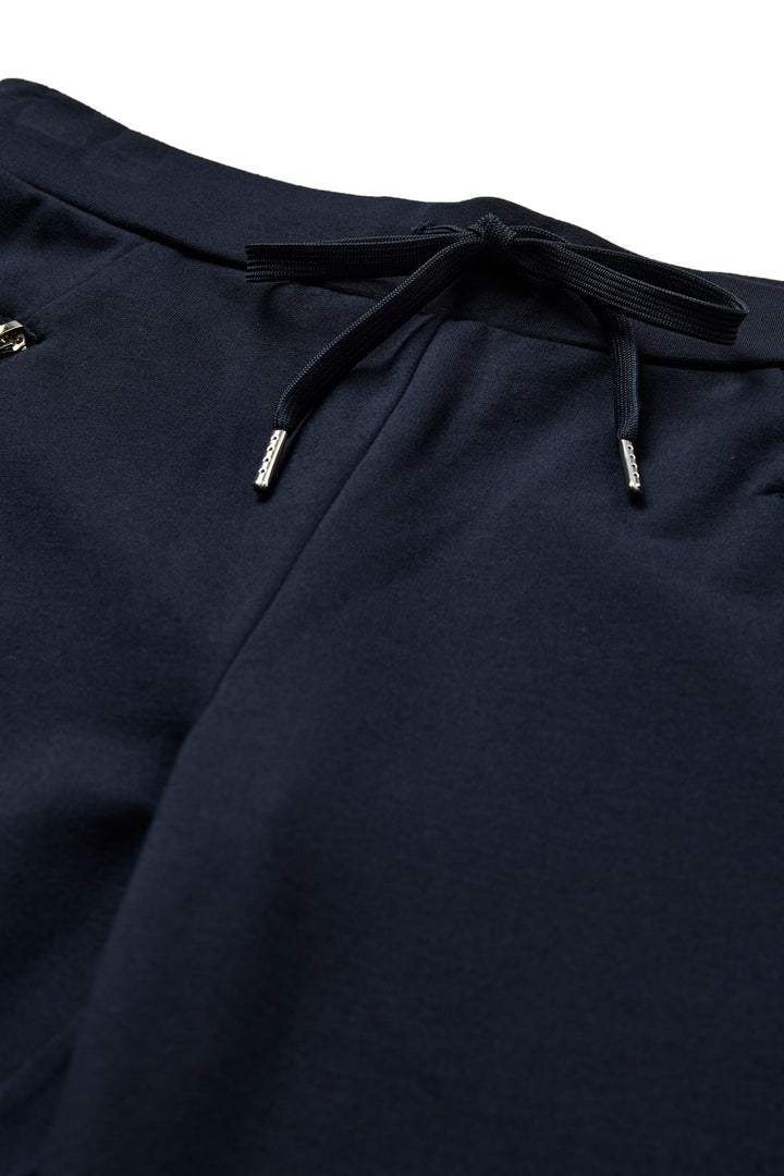 Leichte Freizeithose für Damen, ideal für warme Tage. Mit praktischen Taschen & lockerem Schnitt.