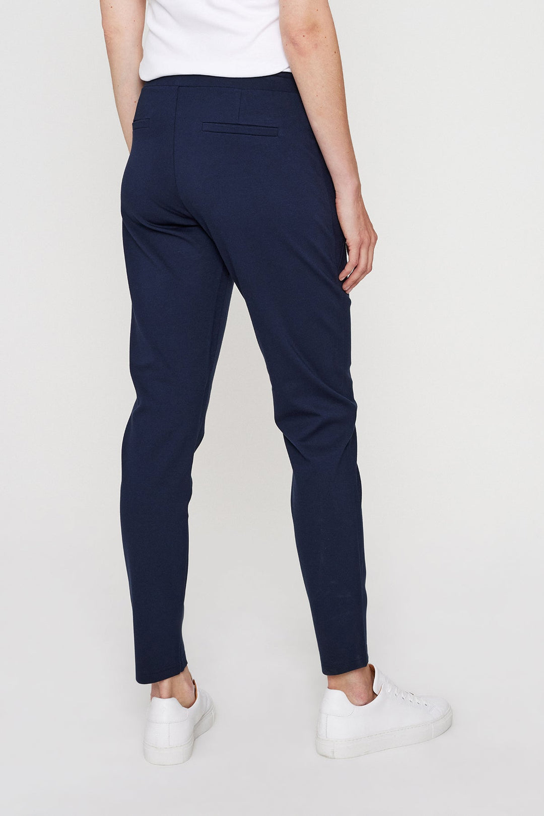 Stylische Freizeithose für Frauen mit Gummibund. Vielseitig kombinierbar für jeden Tag.