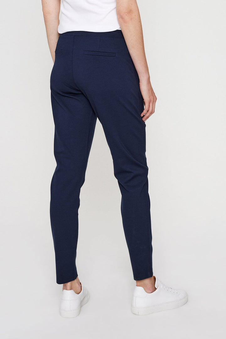 Stylische Freizeithose für Frauen mit Gummibund. Vielseitig kombinierbar für jeden Tag.