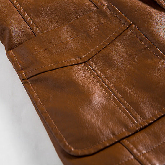 Elegante Herrenjacke im Vintage-Stil; die vielseitige Übergangsjacke bietet zeitlosen Komfort.