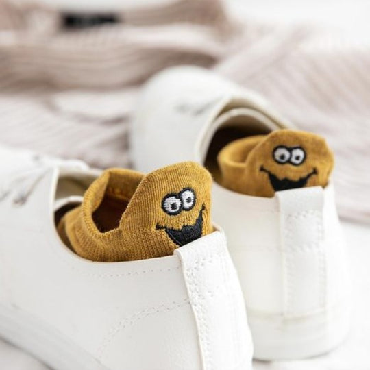 Fröhliches HappySteps Socken-Set: 10 Paar farbenfrohe Baumwollsocken für gute Laune den ganzen Tag.