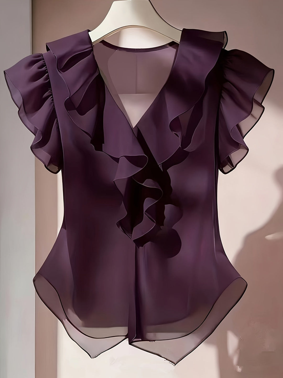 Damen Rüschenbluse mit V-Ausschnitt, Volantärmeln. Elegant & vielseitig für Büro & Freizeit.