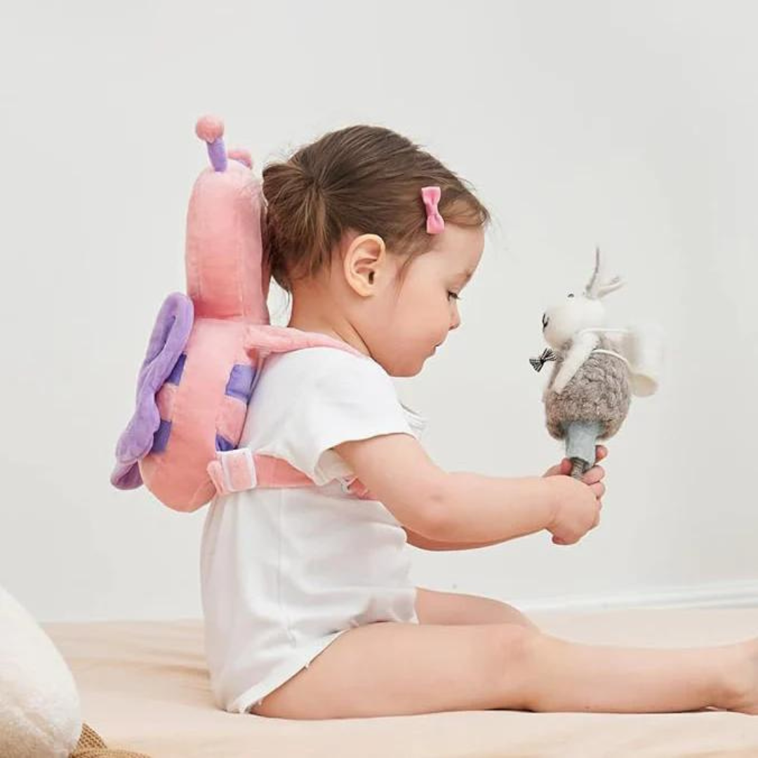 Süßes Babyschutzkissen schützt Kopf & Rücken beim Laufenlernen. Weiche Polsterung für Kindersicherheit & Spiel.