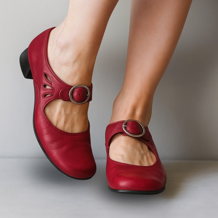 Komfortable Sommersandalen für Damen mit ergonomischem Fußbett. Bequeme Damenschuhe, flach und ideal für den Alltag.