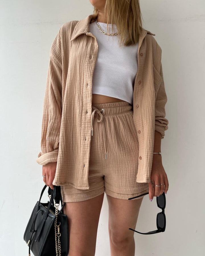 Damen Loungewear Set, stilvoller Zweiteiler mit Kurzarm-Oberteil & bequemen Shorts für Zuhause.