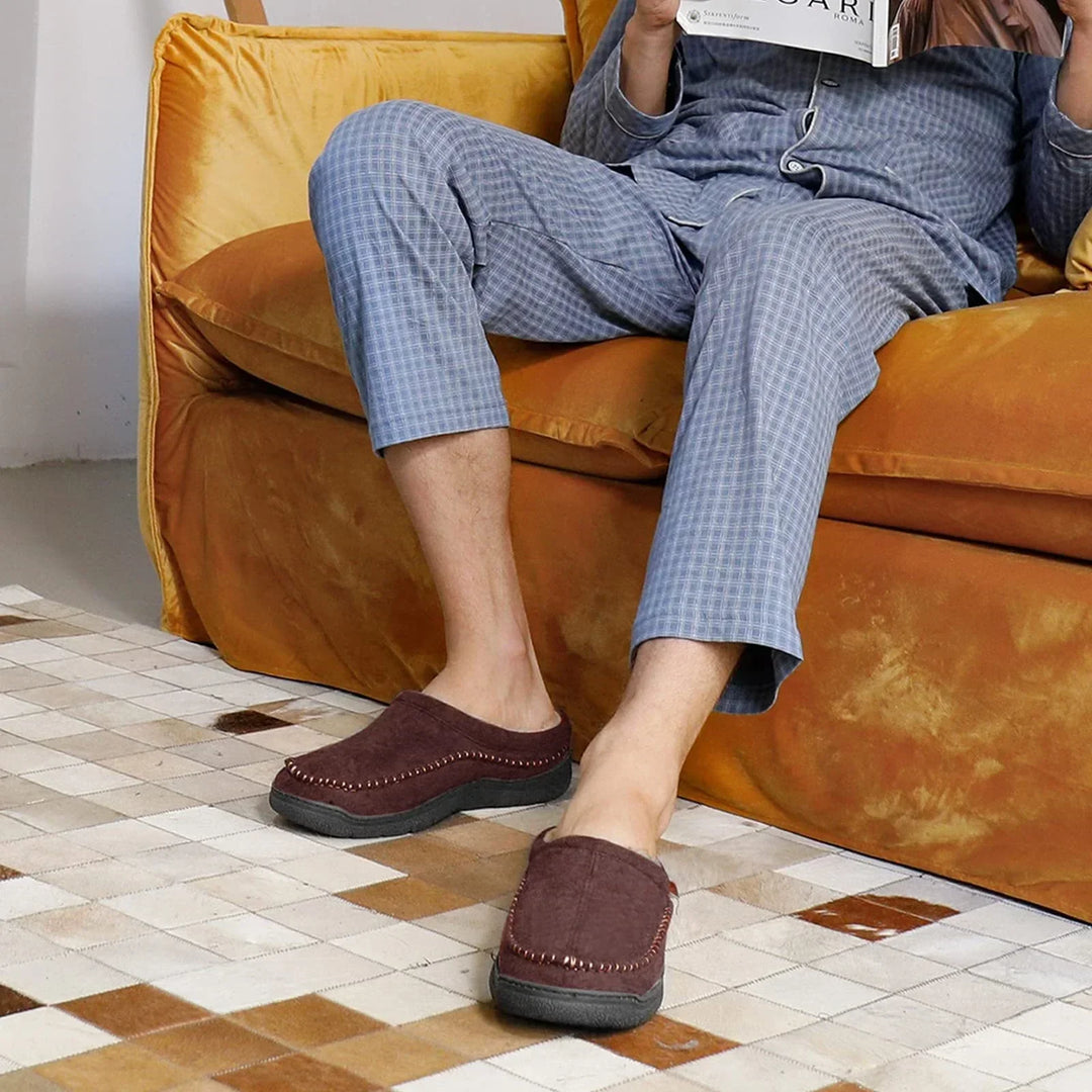 Detailansicht der warmen Fütterung in einem Herren Winter-Loafer. Weite Zehenbox, rutschfeste Sohle.