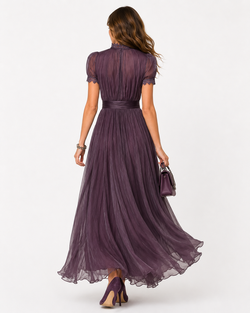 Schickes lila Partykleid mit O-Ausschnitt. Elegantes Damen-Maxikleid, perfekt für Feiern und Abendmode.