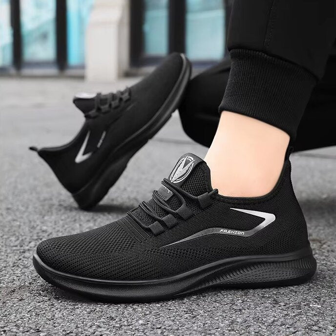 Bequeme Slip-On Herren Walkingschuhe mit orthopädischer Fußgewölbestütze und weicher Polsterung.