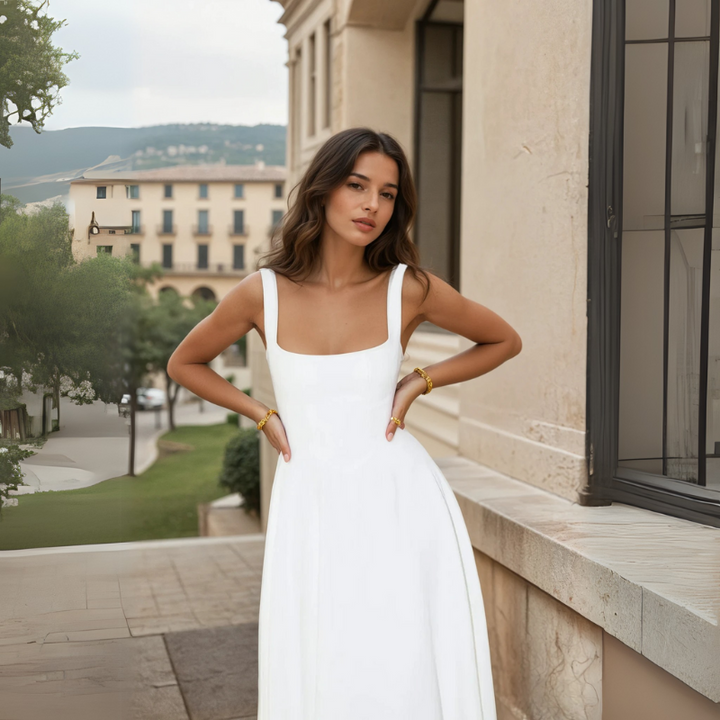 Modisches Damen-Midikleid in Weiß, mit eckigem Ausschnitt und V-Taille, ideal für Sommerpartys.