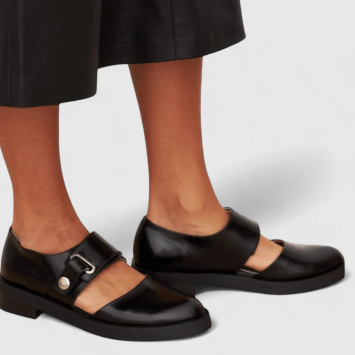 Bequeme schwarze Mary Jane Ballerinas für Damen. Elegante Schuhe mit Riemen, perfekt für Frühling, Sommer & Herbst.