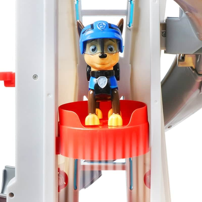 Robustes Kunststoff Abenteuer Spielset für Kinder, mit großem Turm und 9 detaillierten Spielfahrzeugen.