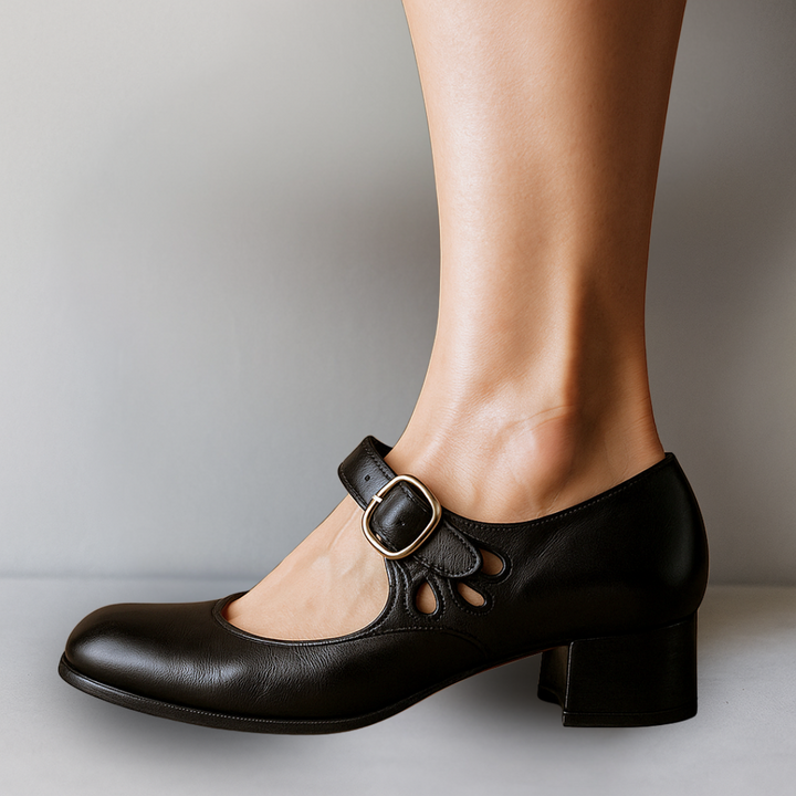 Elegante Damen Komfort Sandalen mit ergonomischem Fußbett. Verstellbare Riemensandalen für stilvolle Frauen im Sommer.