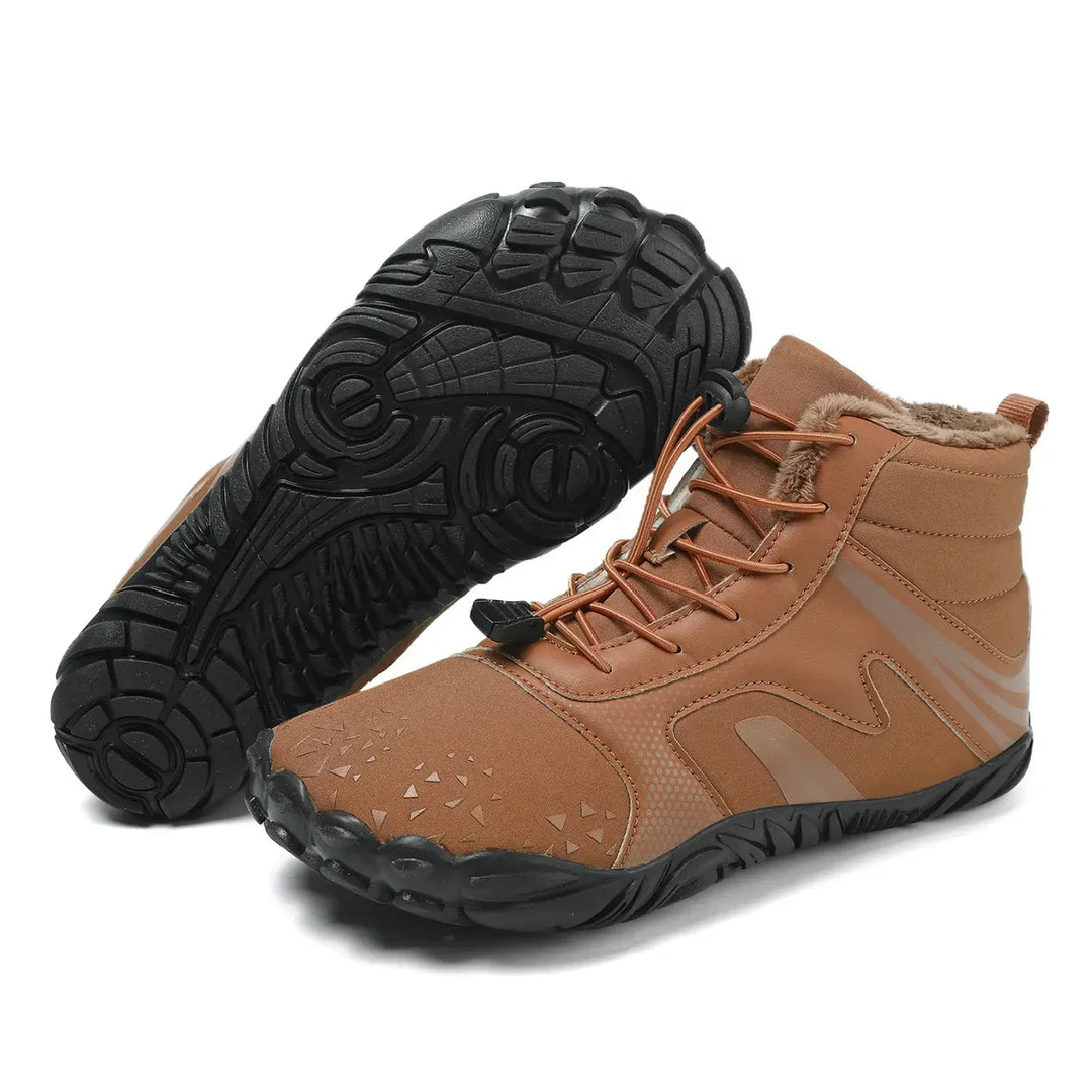 Schwarze Barfuß-Winterstiefel, unisex, wasserabweisend & flexibel. Bieten natürliches Laufgefühl & Wärme.