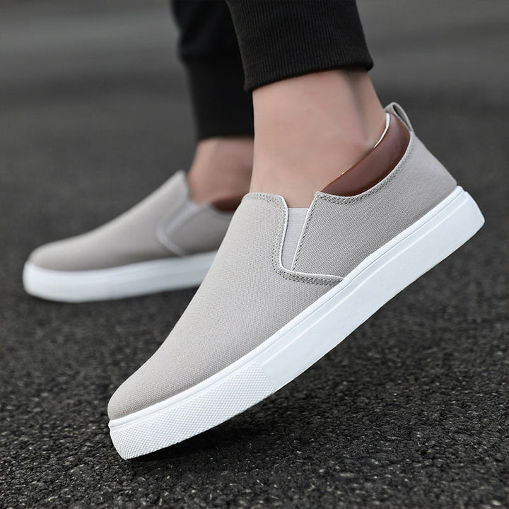 Praktische Lennard Slip-On Herrenschuhe aus Canvas. Müheloses An- und Ausziehen für jeden Tag.