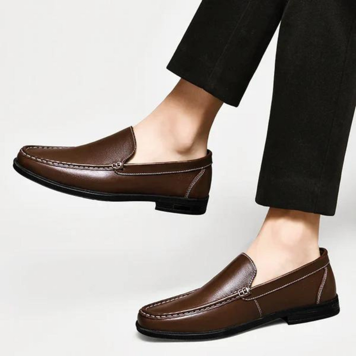 Italienische Emilio Slipper in Schwarz, elegante Herrenschuhe aus Leder für Business & Freizeit.